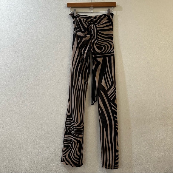 Jaded London x Sydney Carlson Graphic-Print Stretch-Mesh Trouser Pants Size 4 - Picture 6 of 10